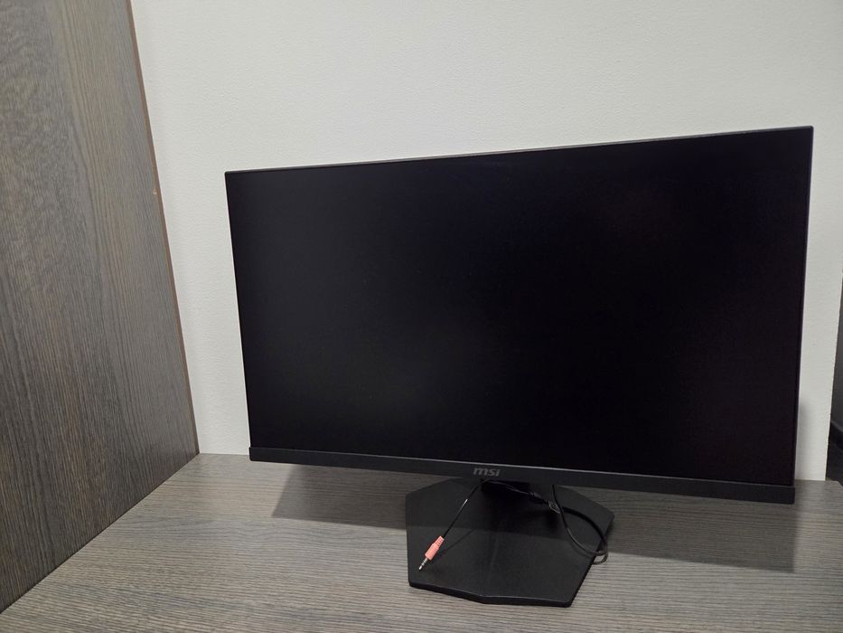 Чисто нов монитор MSI G244F E2