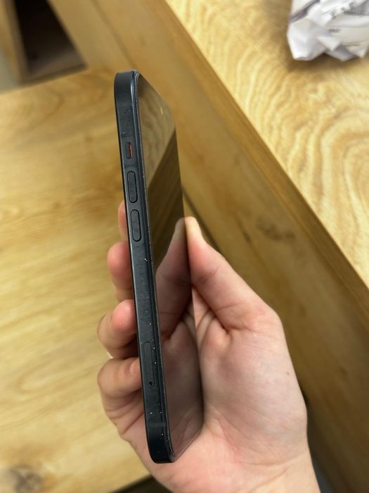 Продам Iphone 15