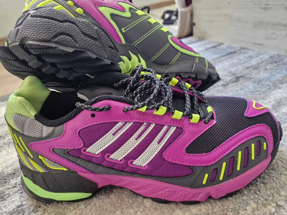 Нови маратонки Адидас