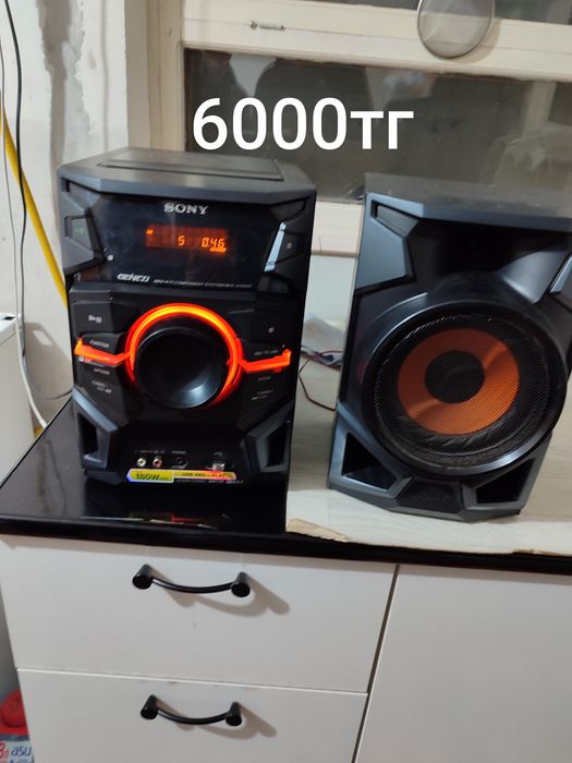 Музыкальныи центр SONY