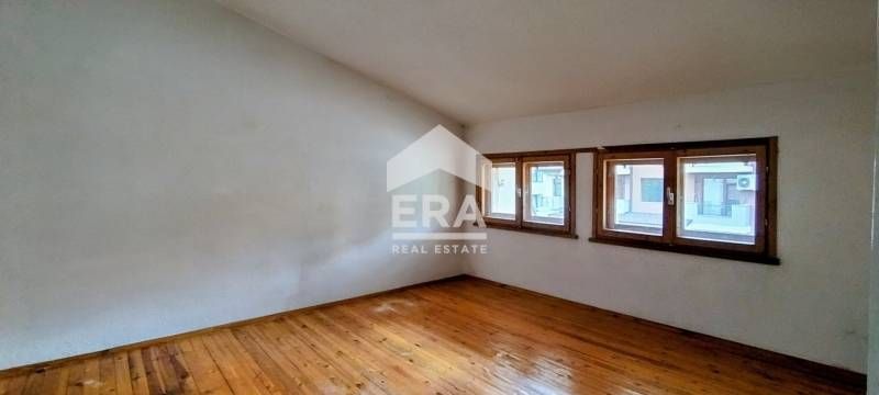 Четиристаен мансарден апартамент в центъра на Кърджали, до училище „О