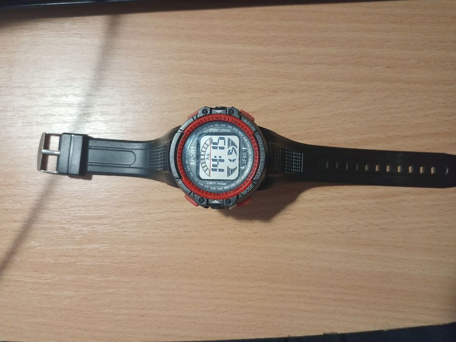 Часы наручные продаю