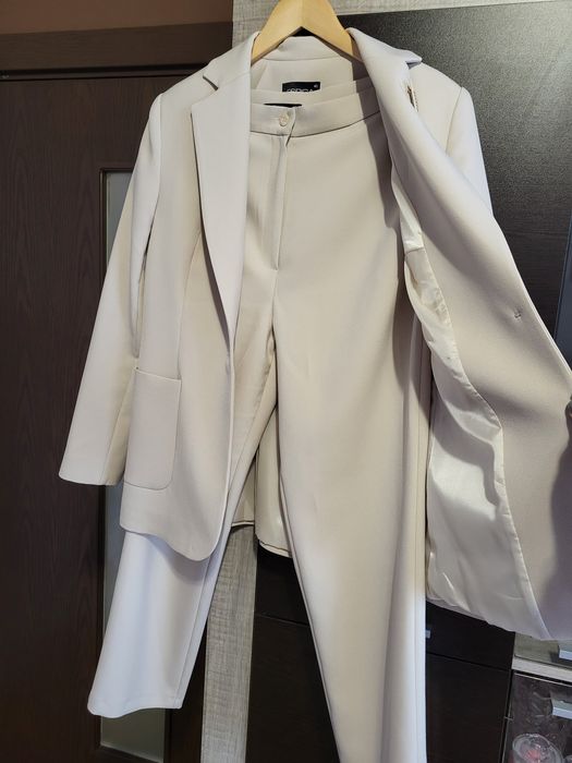 Дамски Костюм Ново