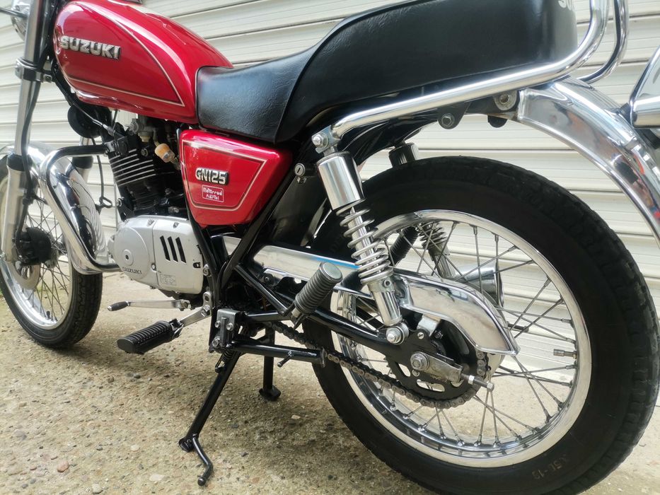 Suzuki GN 125 TOP