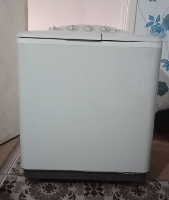 продам машинку полуавтомат Lg
