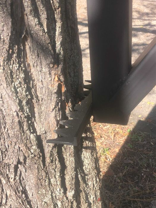 Стойка за автоматична хранилка за диви животни