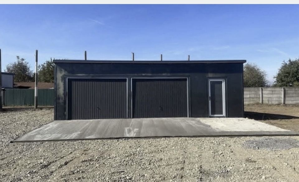 Garaje auto pe structura metalica