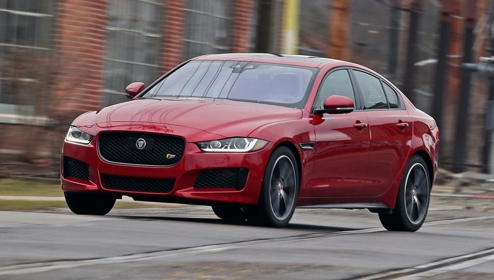 Jaguar xe2018 2d