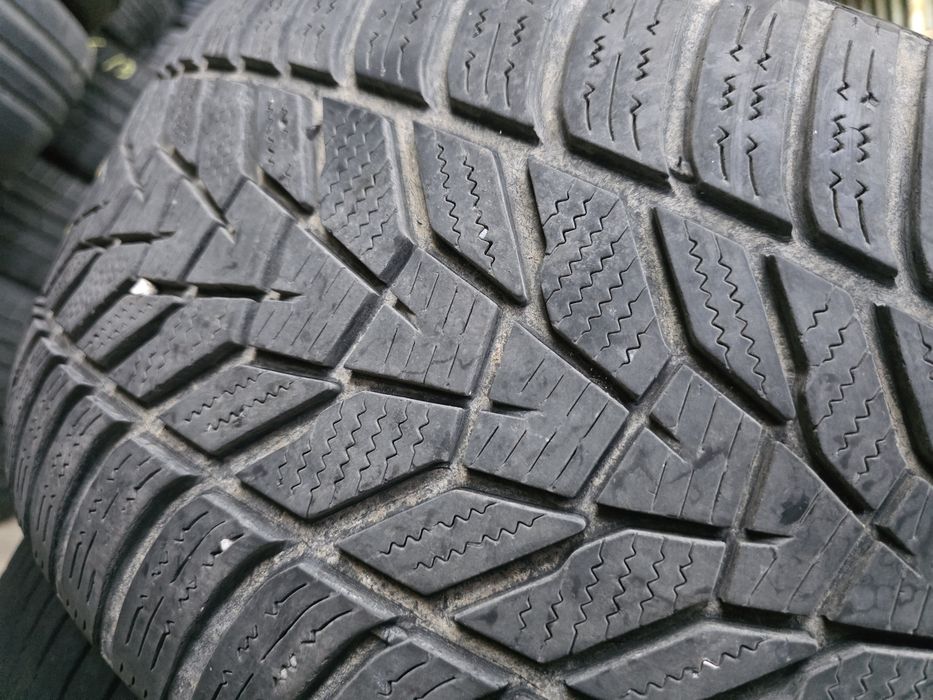 2бр Единични зимни гуми 255 40 19 - Hankook