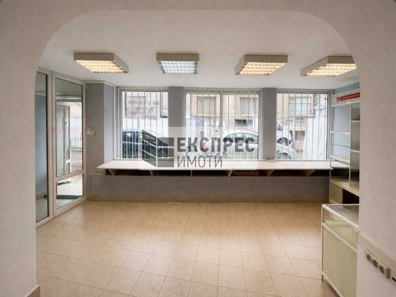 Офис с две помещения