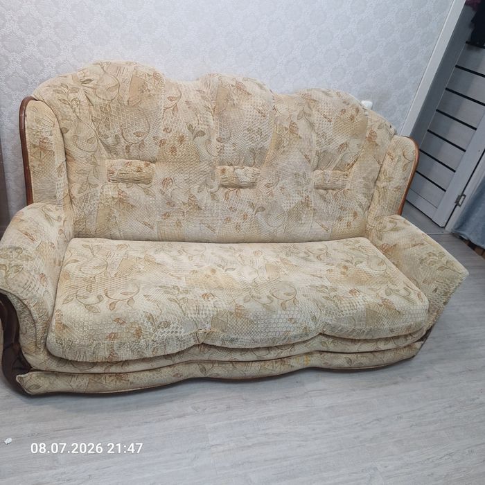 Срочно    Продам    диван