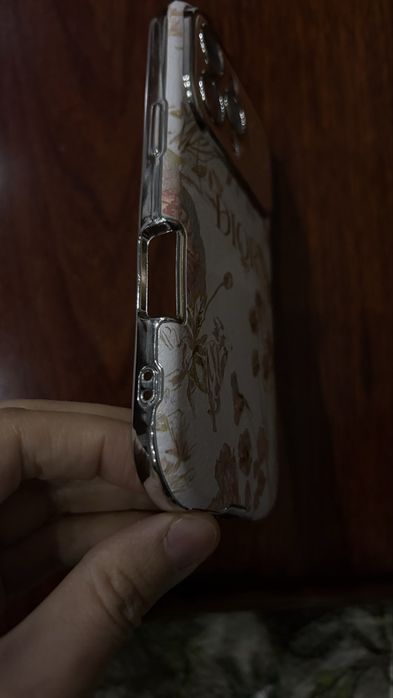 Чехол на iphon 16pro