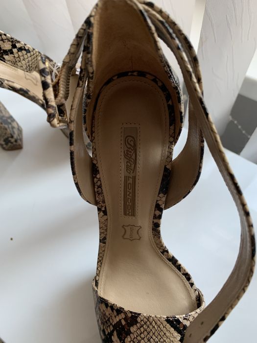 Обувки на видок ток Buffalo