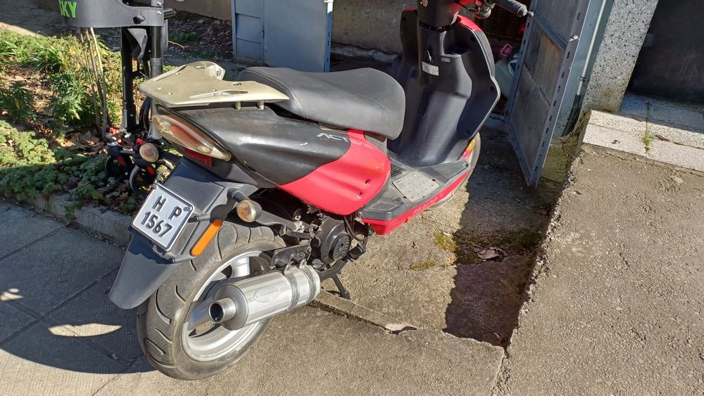 Продавам скутер 49 кубика