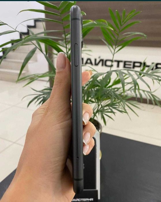 Айфон 11 128 гб .