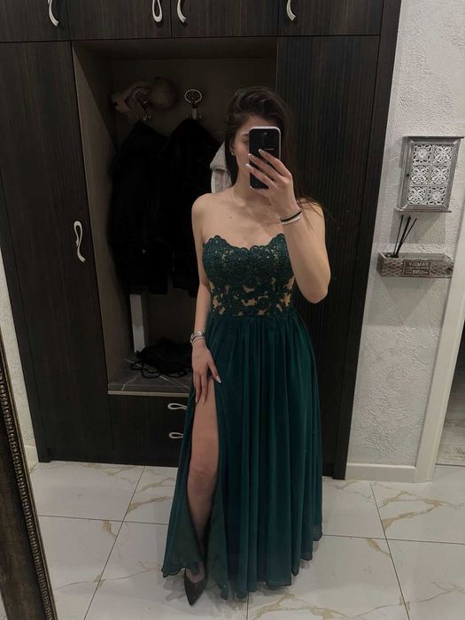 Продавам рокля за бал ,Размер М,Пловдив,