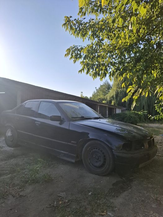 Bmw e36 318is M42B18 НА ЧАСТИ