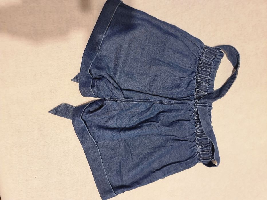 Pantaloni scurti