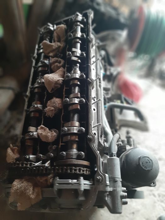 Двигател BMW редови шест цилиндъра бензин