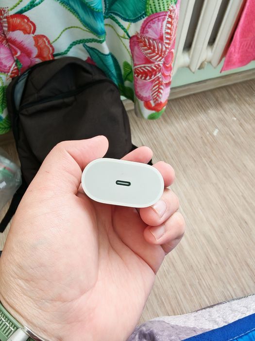 На гарантий Адаптер Apple 20w.  зарядка. блок