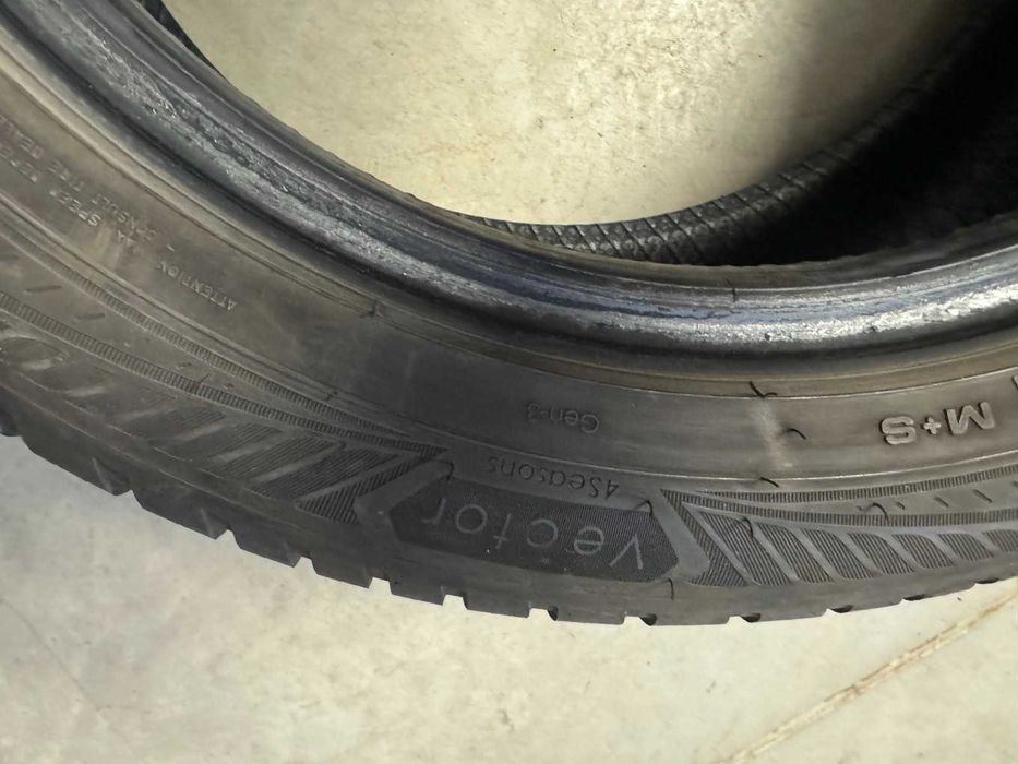 4 броя 225/50/R17 всесезонни dot 4322 GOODYEAR