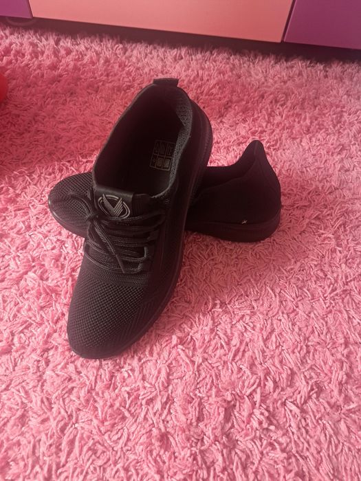 Adidasi noi din panza