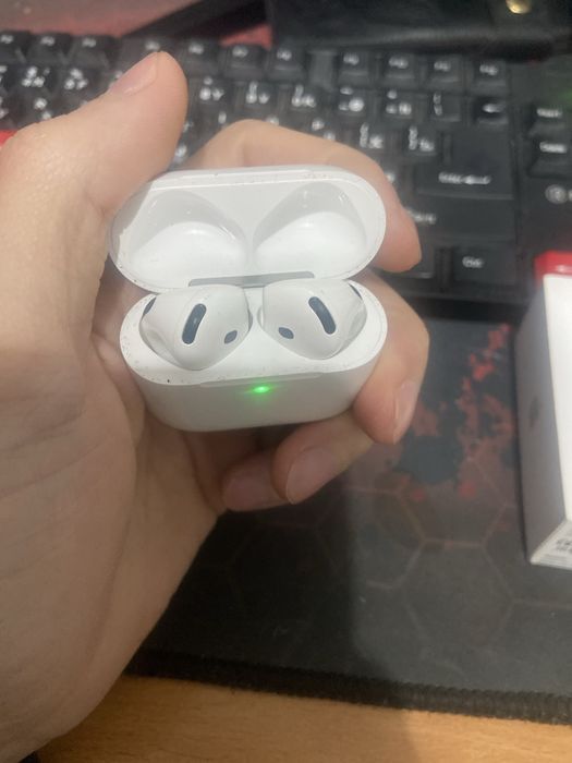 Airpods 4 оригинал
