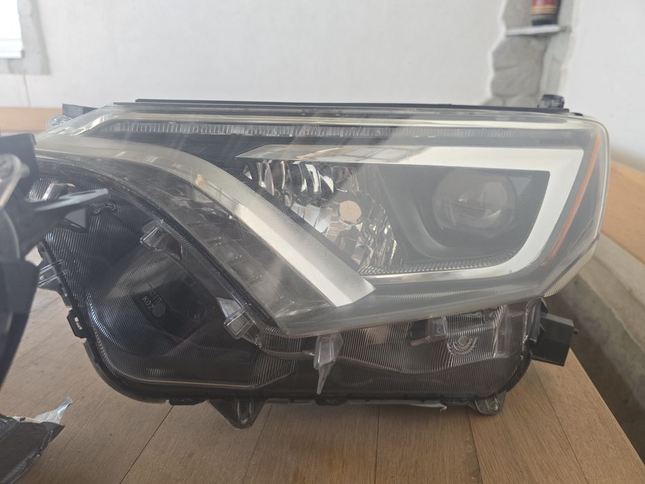 LED Фарове тойота Rav 4
