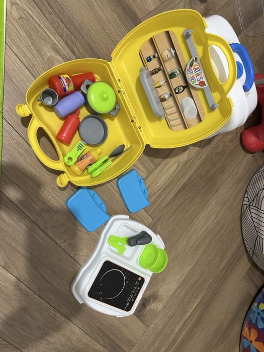 Игрушки для мальчиков и девочке