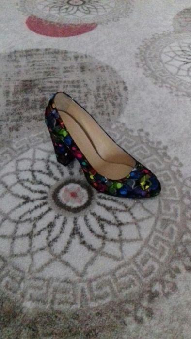 Vând pantofi de dama