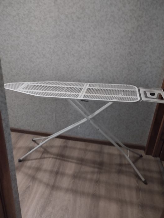 Гладильная доска. Хорошего качества.