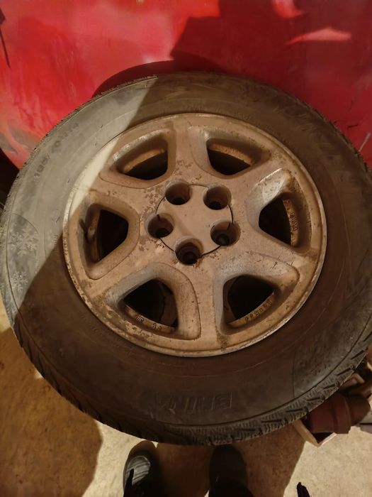 Продам диски с шинами в комплекте 14р