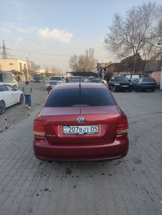 Volkswagen Polo 2015 седан