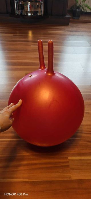 Детский мяч-прыгун с рожками