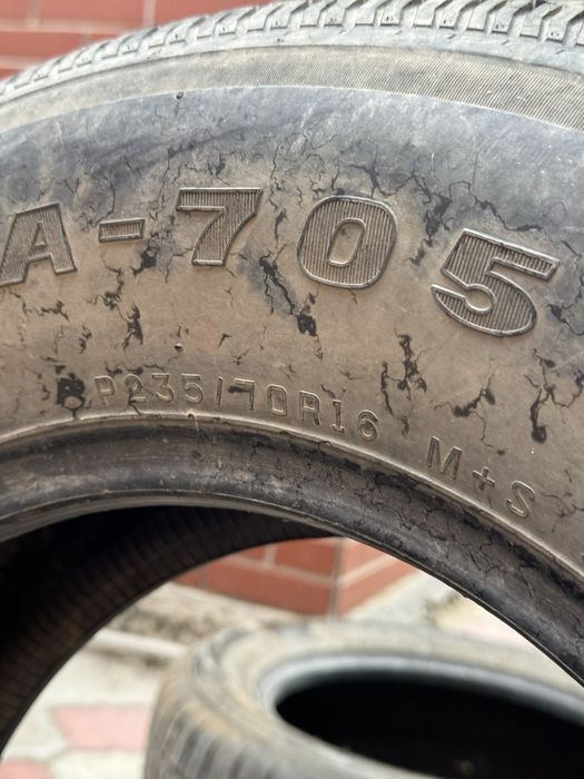 235 70 R16 летний покрышка