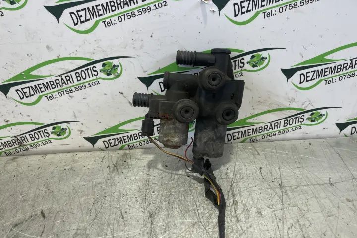 Pompa apa 64118369807 / 64.11-8 369 807 BMW Seria 3 2001
