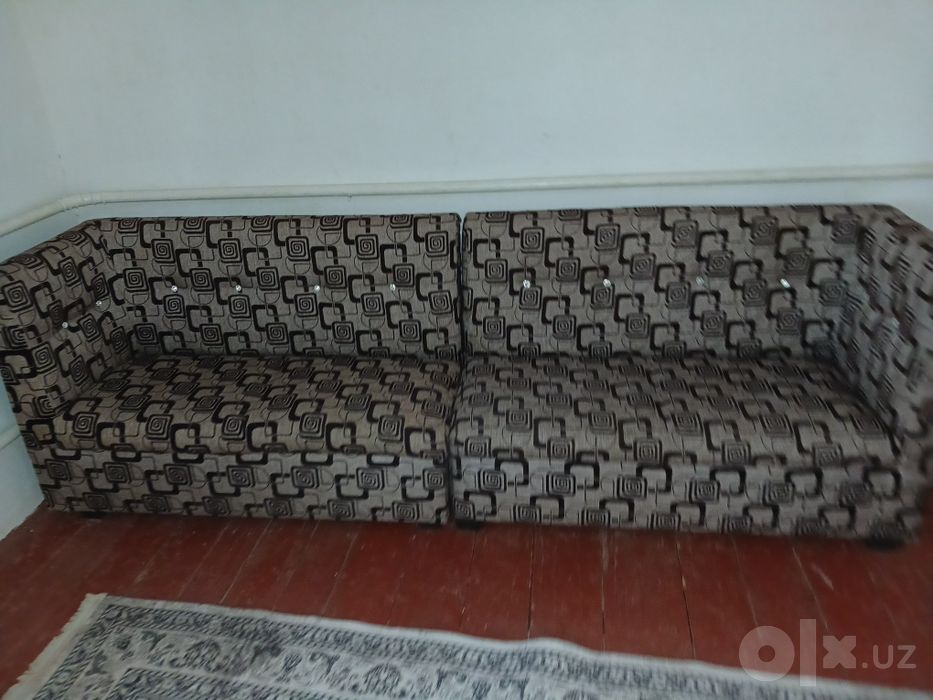Диван продаётся для прихожей и гостиной