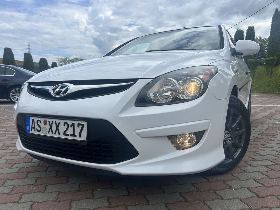 -Hyundai i30 facelift-2011-euro5-1.4benzina-109cai-adusa din germania-