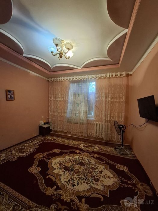 Срочно 2 хонали квартира Сотилади