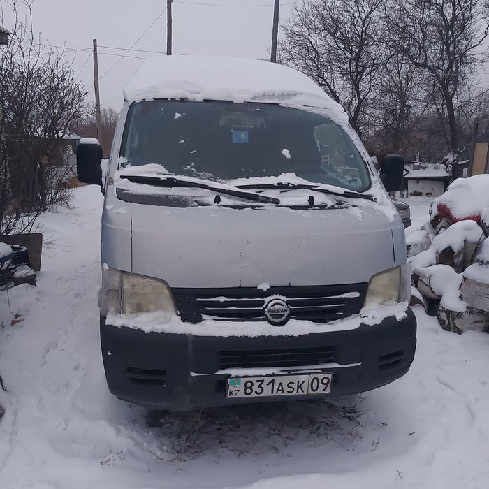 Ниссан Урван бус