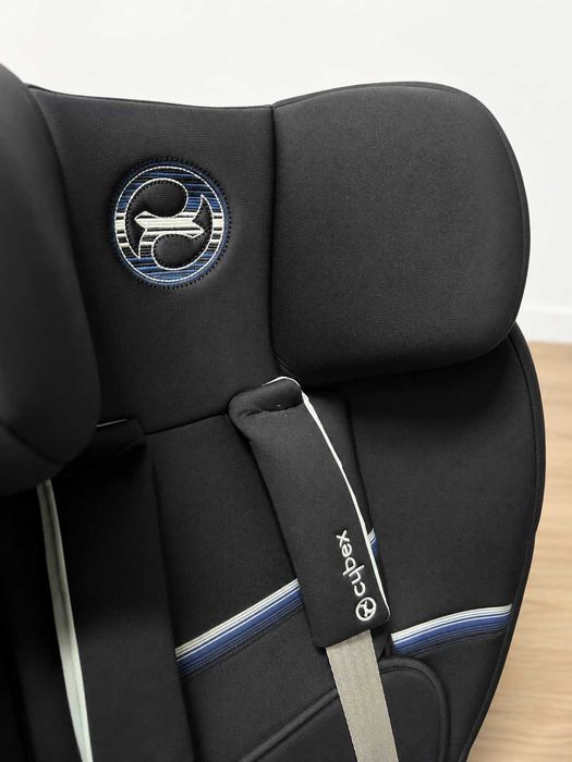 CYBEX Стол за кола с база (40-105см) SIRONA S I-SIZE - стол за кола от 0 до 4 години с Isofix - тъмносин