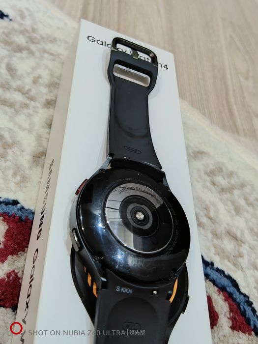 Продам Samsung Galaxy Watch 4 44mm полный комплект!