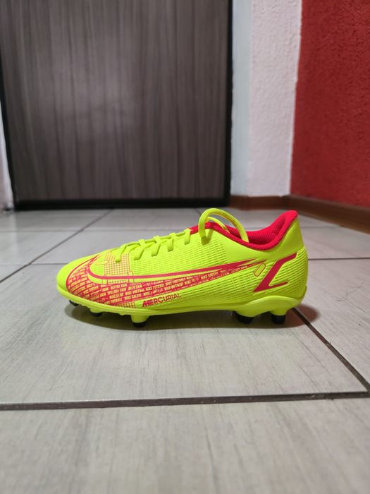 Papuci nike pentru fotbal marimea 36, pret negociabil