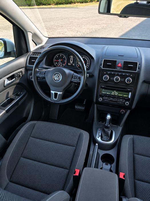 Volkswagen Touran 1.6 TDI / DSG / Cutie automata
