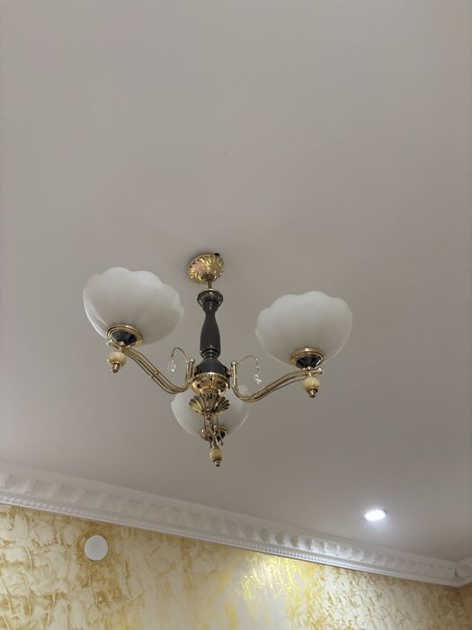 Люстра в рабочем сост