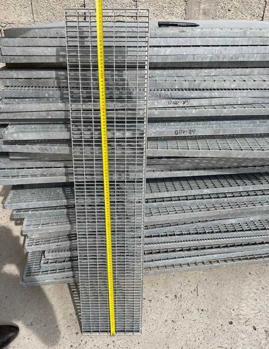 trepte zincate galvanizate