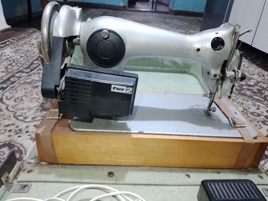 Швейная машина электрическая