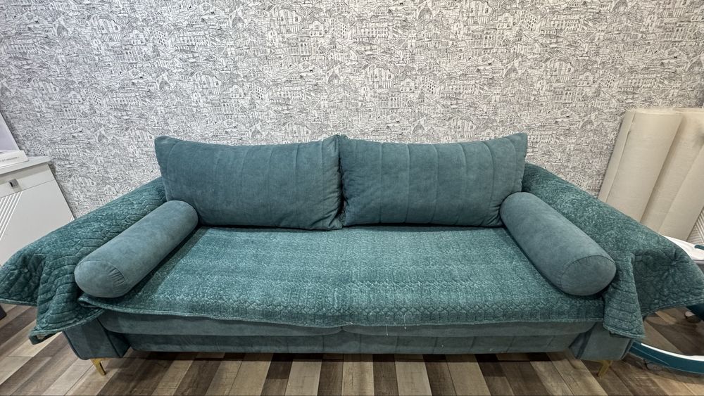 Продаю срочно стильный диван