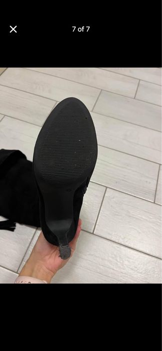Cizme din imitatie de piele, masura 39, cu fermoar pe spate auriu si toc, super elegante