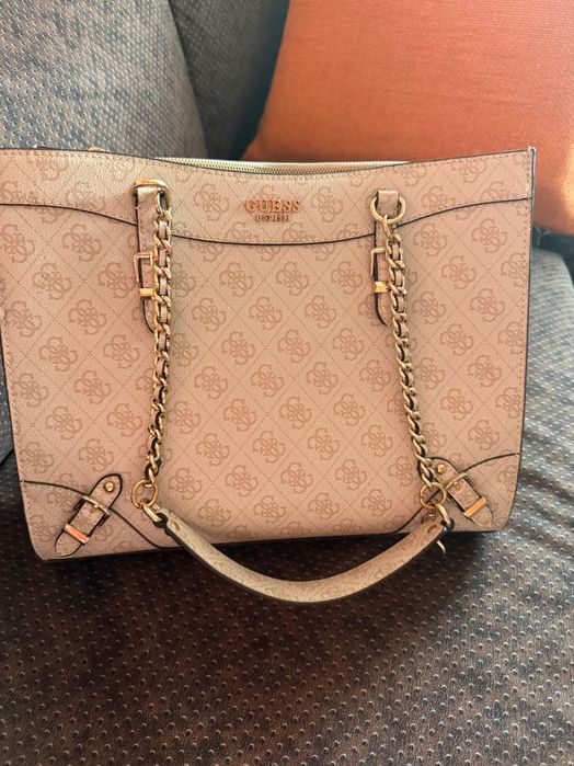 Дамска чанта Guess